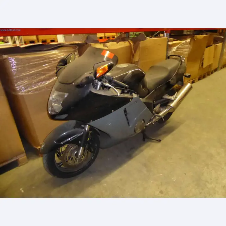 Magazijnliquidatie van een dienstverlenend bedrijf, voertuigen, magazijnuitrusting-2