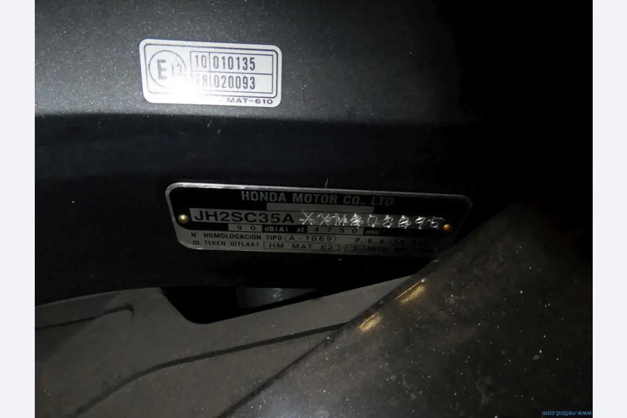 Magazijnliquidatie van een dienstverlenend bedrijf, voertuigen, magazijnuitrusting-3