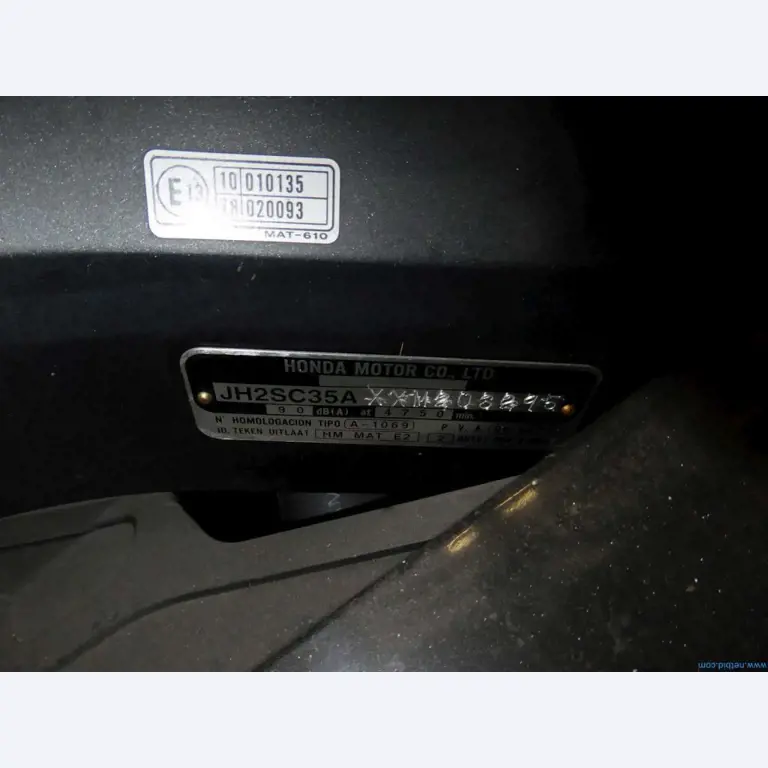 Magazijnliquidatie van een dienstverlenend bedrijf, voertuigen, magazijnuitrusting-3