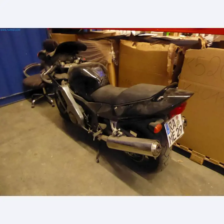 Magazijnliquidatie van een dienstverlenend bedrijf, voertuigen, magazijnuitrusting-5