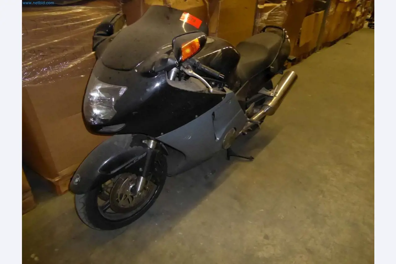 Magazijnliquidatie van een dienstverlenend bedrijf, voertuigen, magazijnuitrusting-6