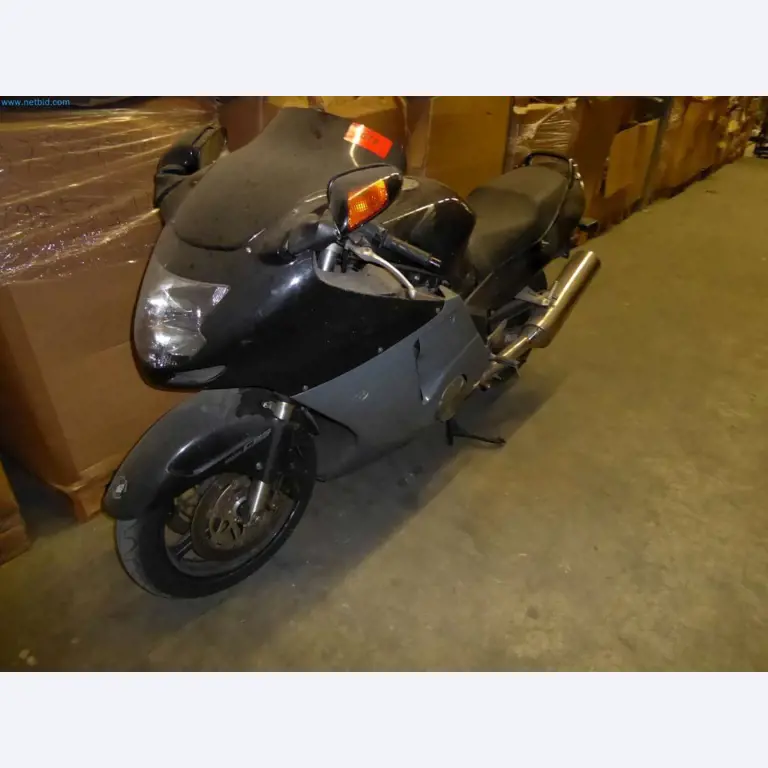 Magazijnliquidatie van een dienstverlenend bedrijf, voertuigen, magazijnuitrusting-6