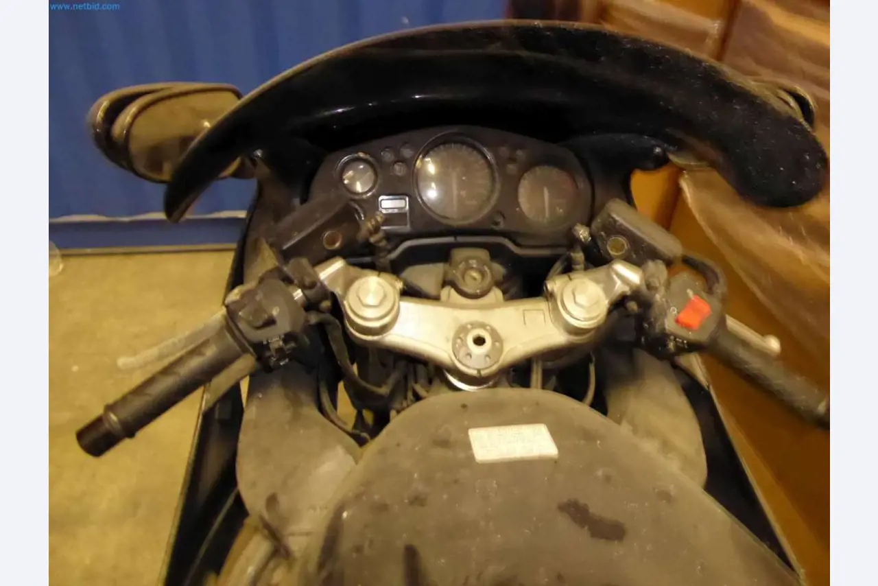 Magazijnliquidatie van een dienstverlenend bedrijf, voertuigen, magazijnuitrusting-7