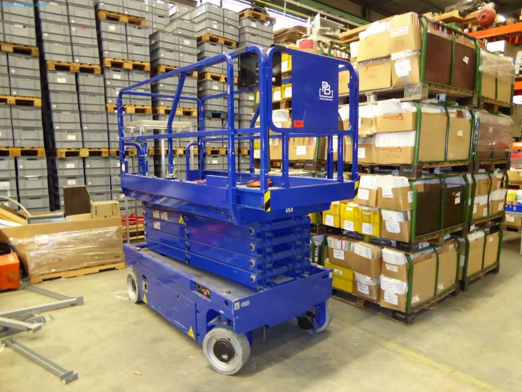 Lagerauflösung eines Dienstleistungsbetriebes, Fahrzeuge, Lagereinrichtung-1