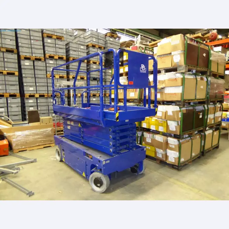 Liquidación de almacén de una empresa de servicios, vehículos, equipos de almacén-1