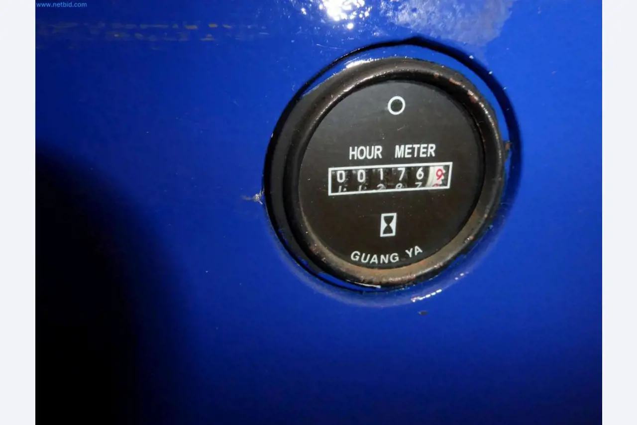 Liquidación de almacén de una empresa de servicios, vehículos, equipos de almacén-3