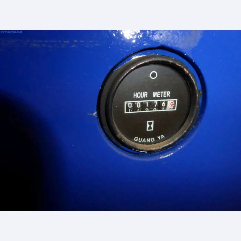 Liquidación de almacén de una empresa de servicios, vehículos, equipos de almacén-3