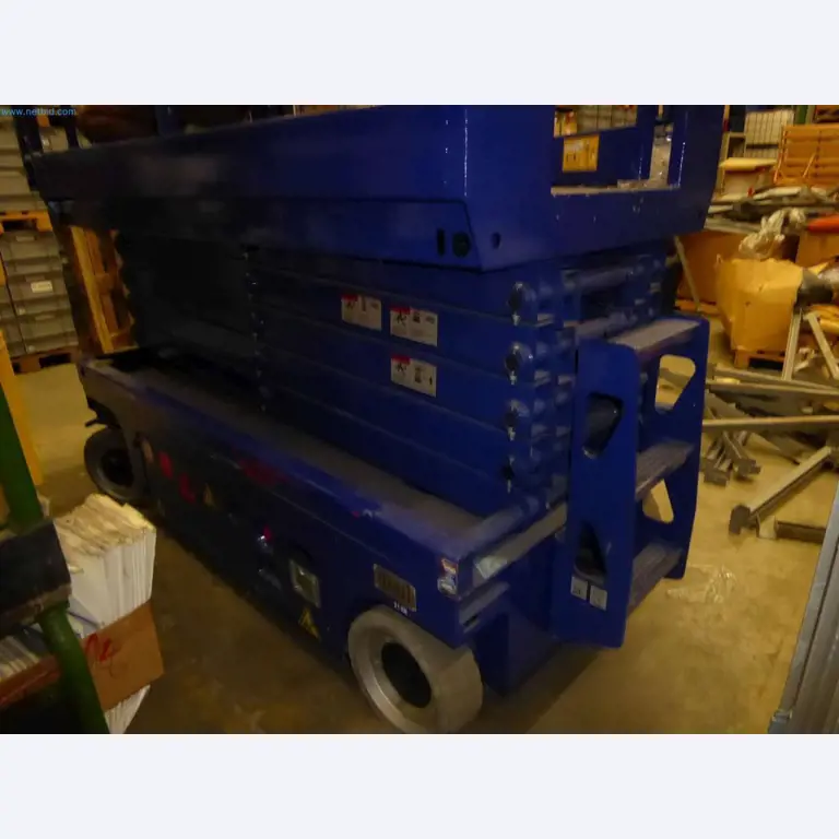 Liquidación de almacén de una empresa de servicios, vehículos, equipos de almacén-4