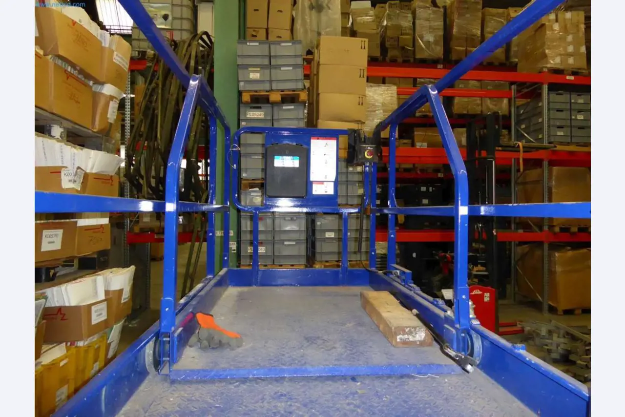 Liquidación de almacén de una empresa de servicios, vehículos, equipos de almacén-6