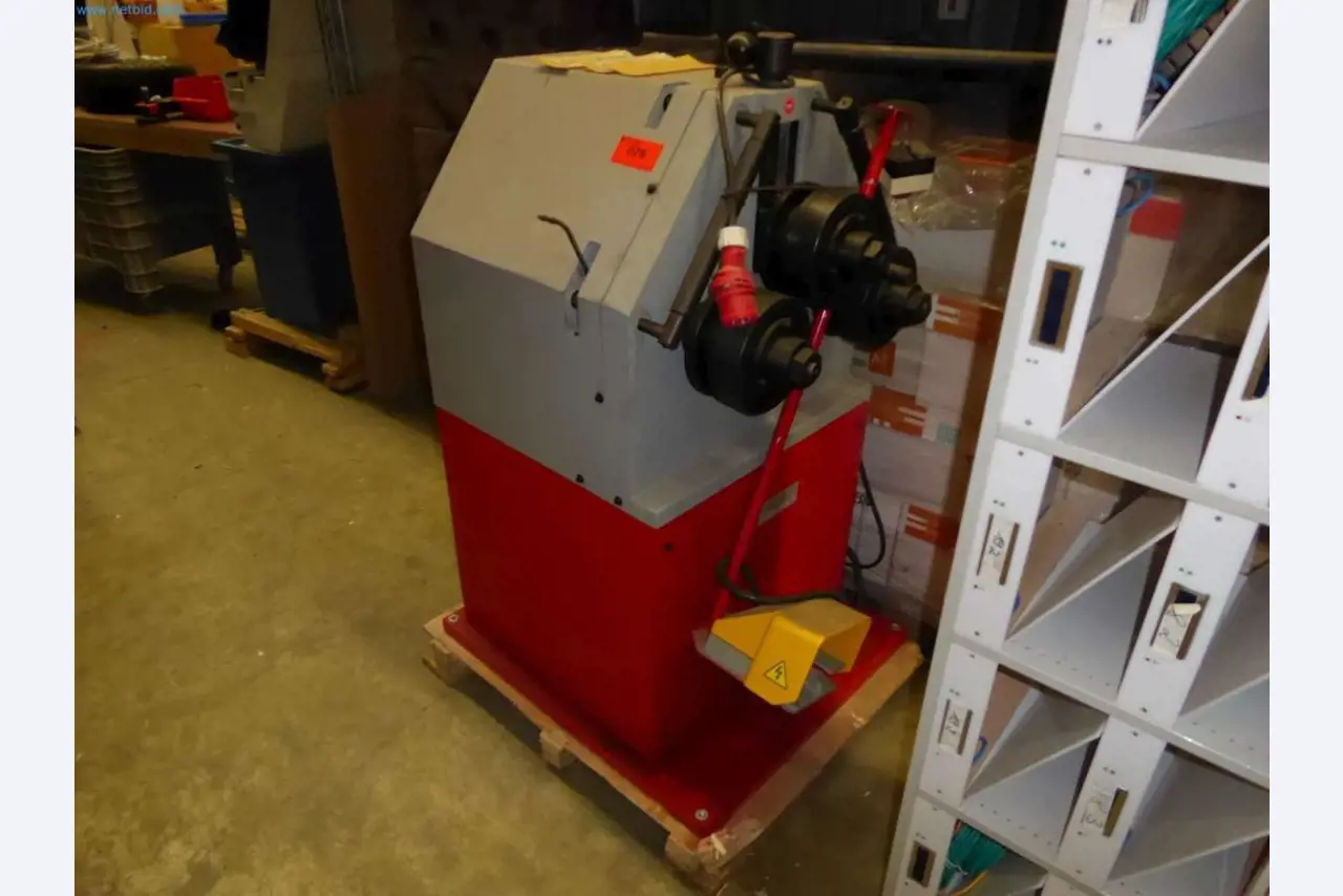 Liquidación de almacén de una empresa de servicios, vehículos, equipos de almacén-1