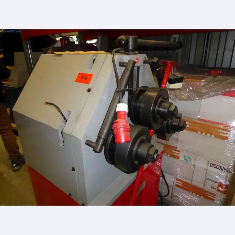 Liquidación de almacén de una empresa de servicios, vehículos, equipos de almacén-3