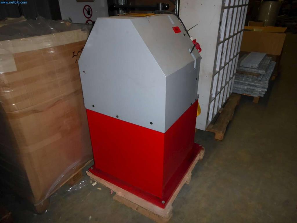 Liquidación de almacén de una empresa de servicios, vehículos, equipos de almacén-4