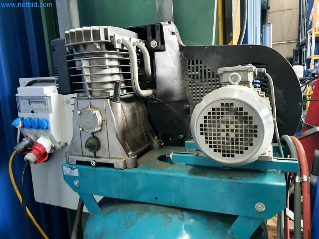 Liquidación de almacén de una empresa de servicios, vehículos, equipos de almacén-10