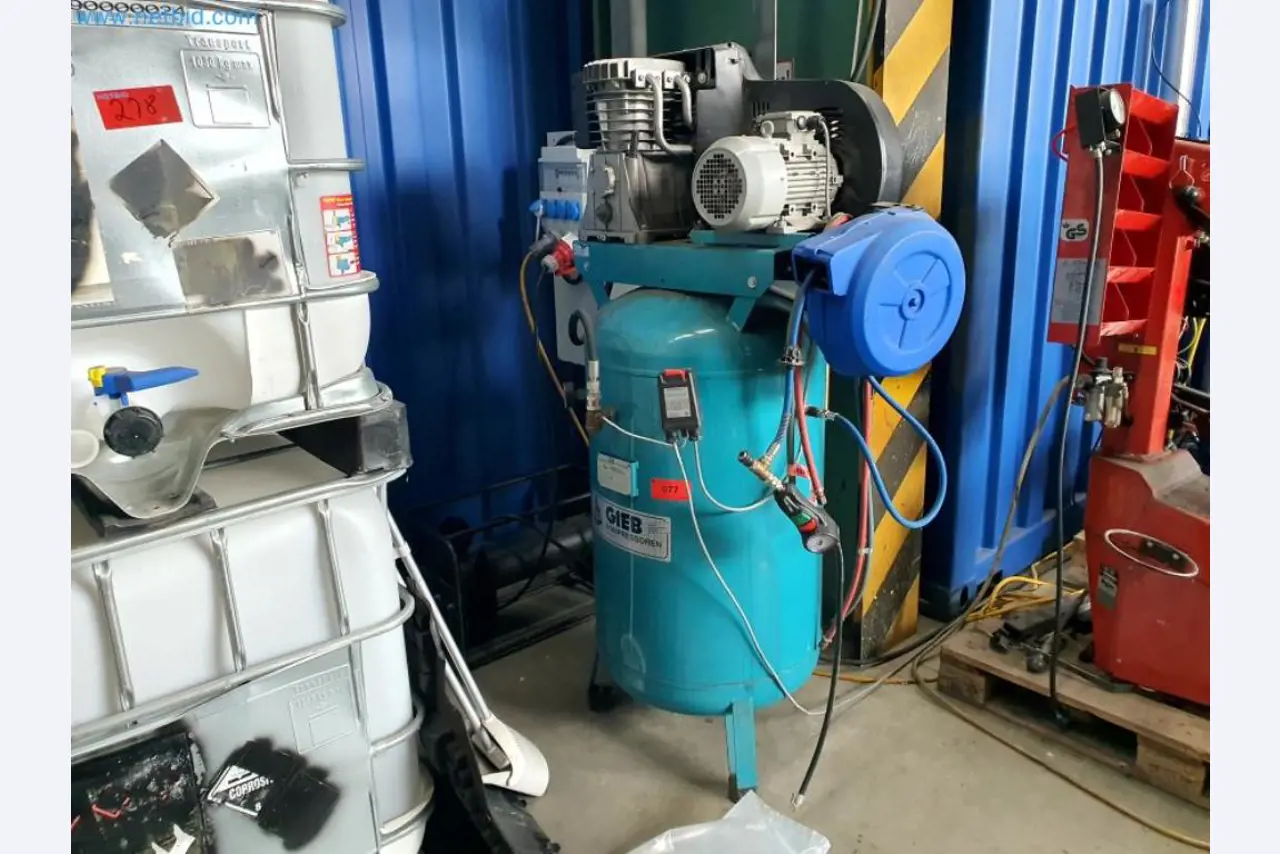 Liquidación de almacén de una empresa de servicios, vehículos, equipos de almacén-1