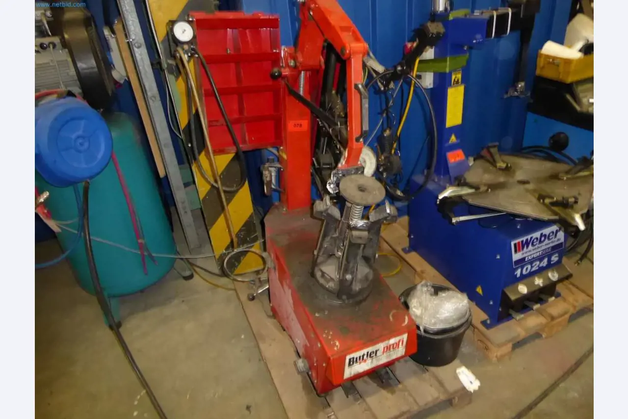 Liquidación de almacén de una empresa de servicios, vehículos, equipos de almacén-2