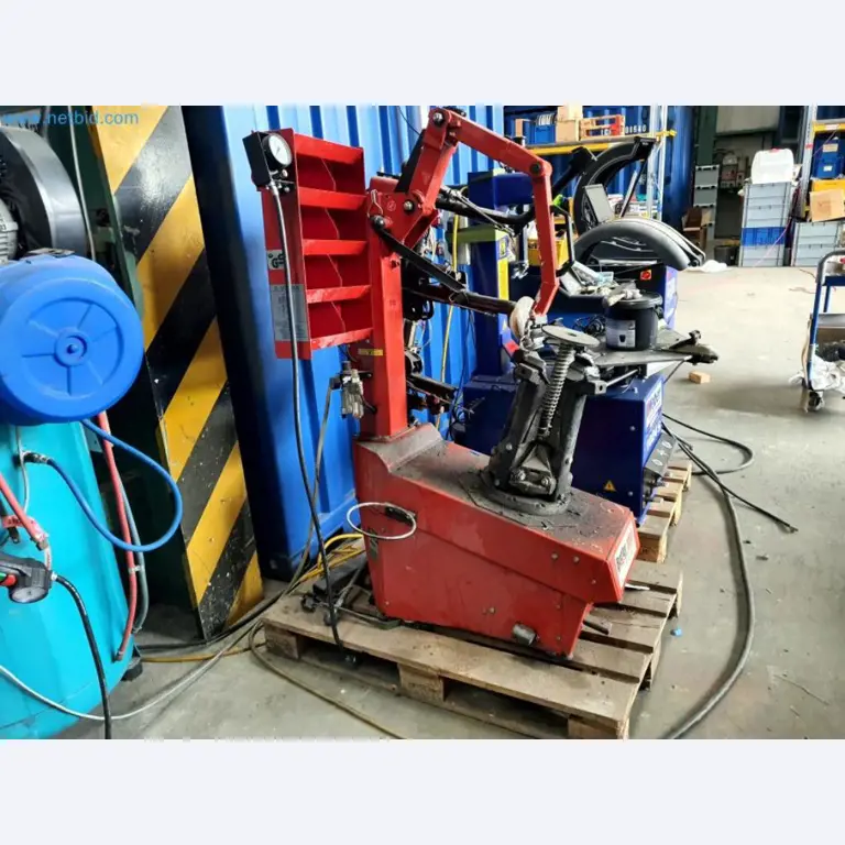 Liquidación de almacén de una empresa de servicios, vehículos, equipos de almacén-1