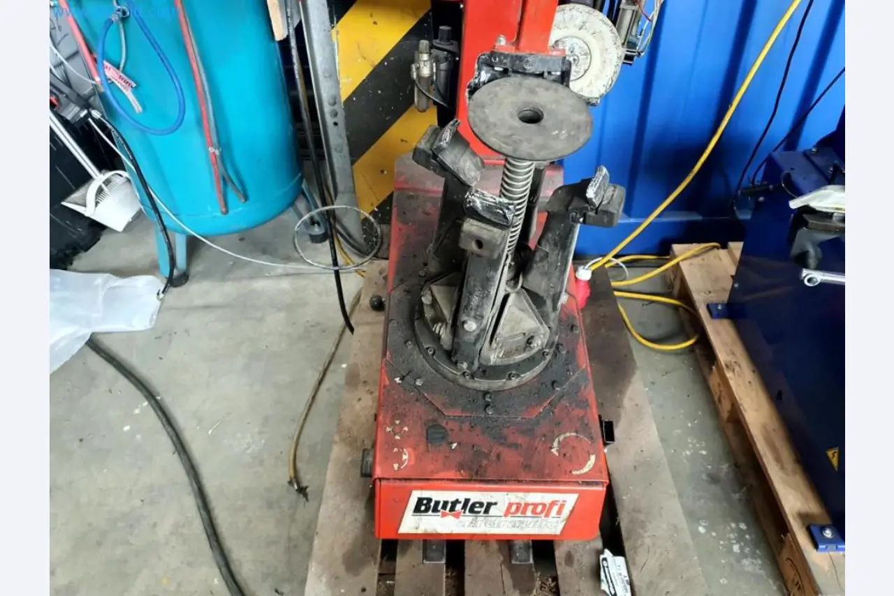 Liquidación de almacén de una empresa de servicios, vehículos, equipos de almacén-4