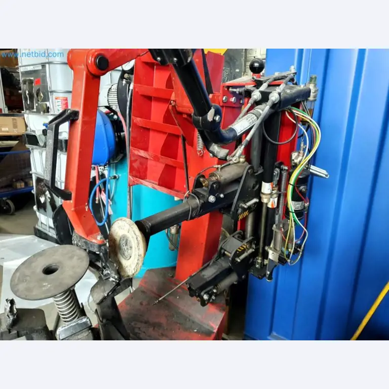 Liquidación de almacén de una empresa de servicios, vehículos, equipos de almacén-8