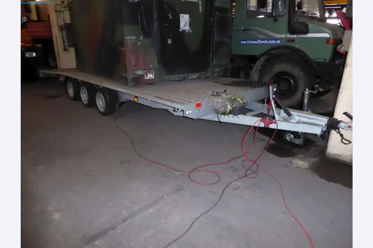 Magazijnliquidatie van een dienstverlenend bedrijf, voertuigen, magazijnuitrusting-2