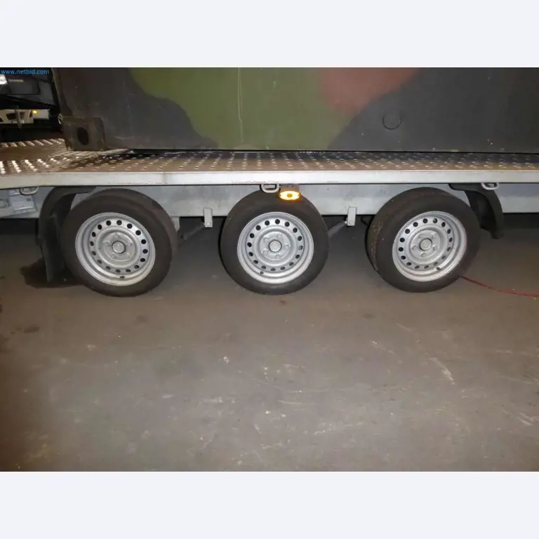 Magazijnliquidatie van een dienstverlenend bedrijf, voertuigen, magazijnuitrusting-6