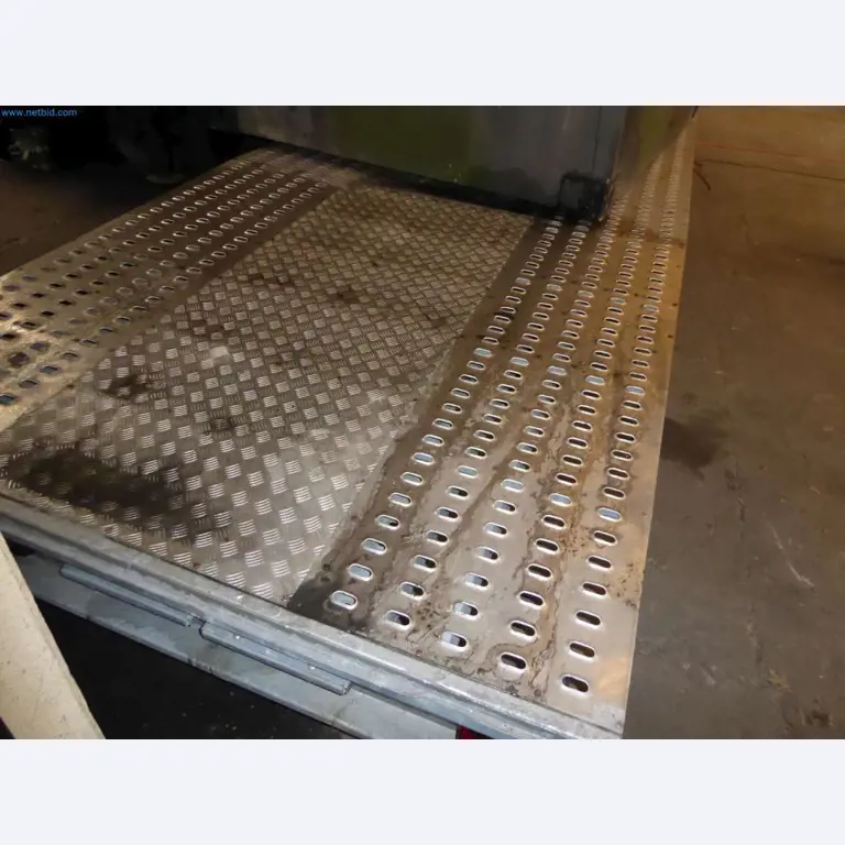 Magazijnliquidatie van een dienstverlenend bedrijf, voertuigen, magazijnuitrusting-7