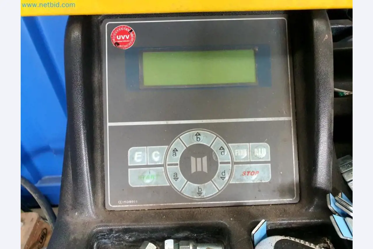 Liquidación de almacén de una empresa de servicios, vehículos, equipos de almacén-10