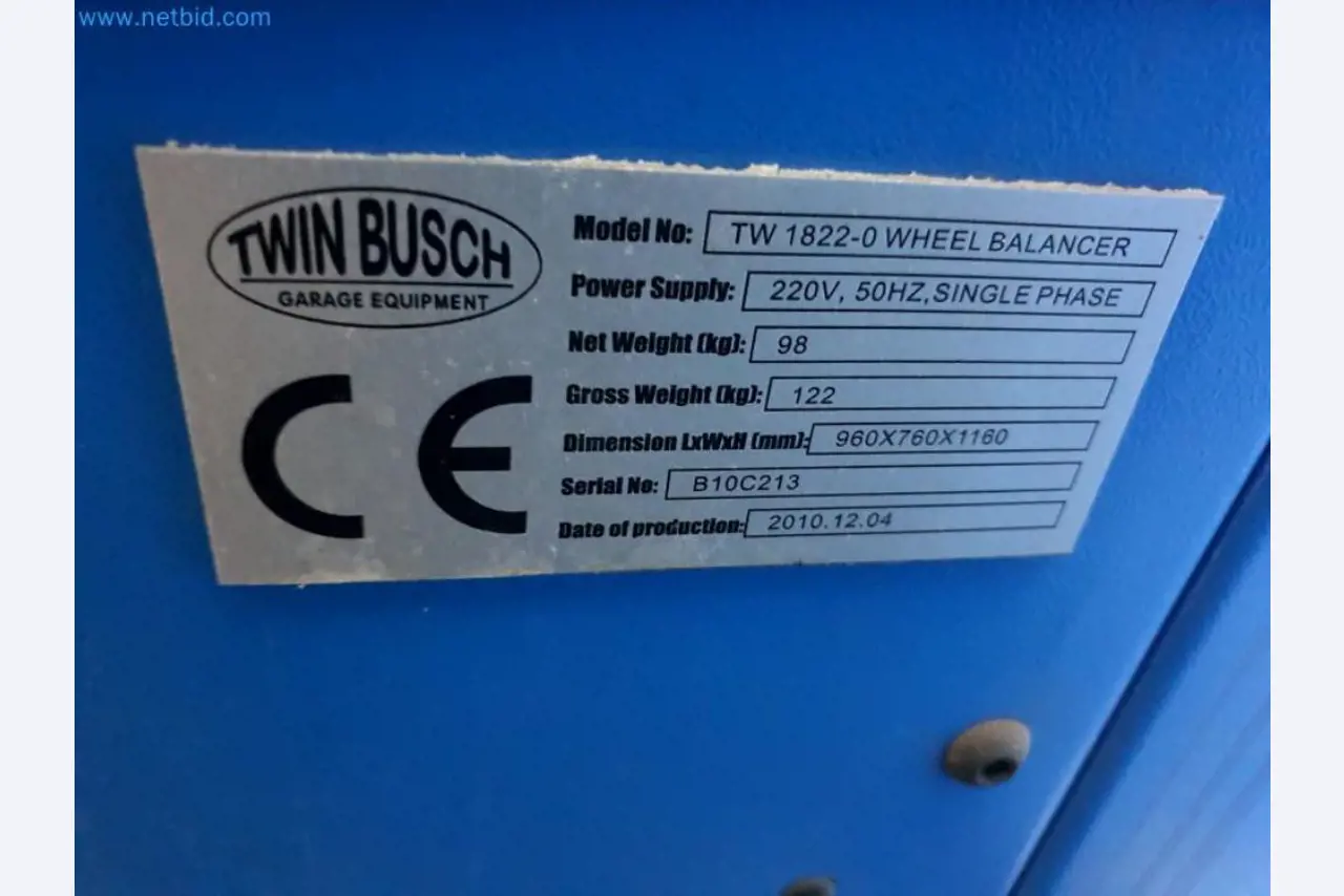 Liquidación de almacén de una empresa de servicios, vehículos, equipos de almacén-11