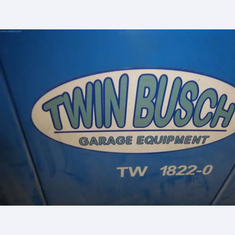 Liquidación de almacén de una empresa de servicios, vehículos, equipos de almacén-3