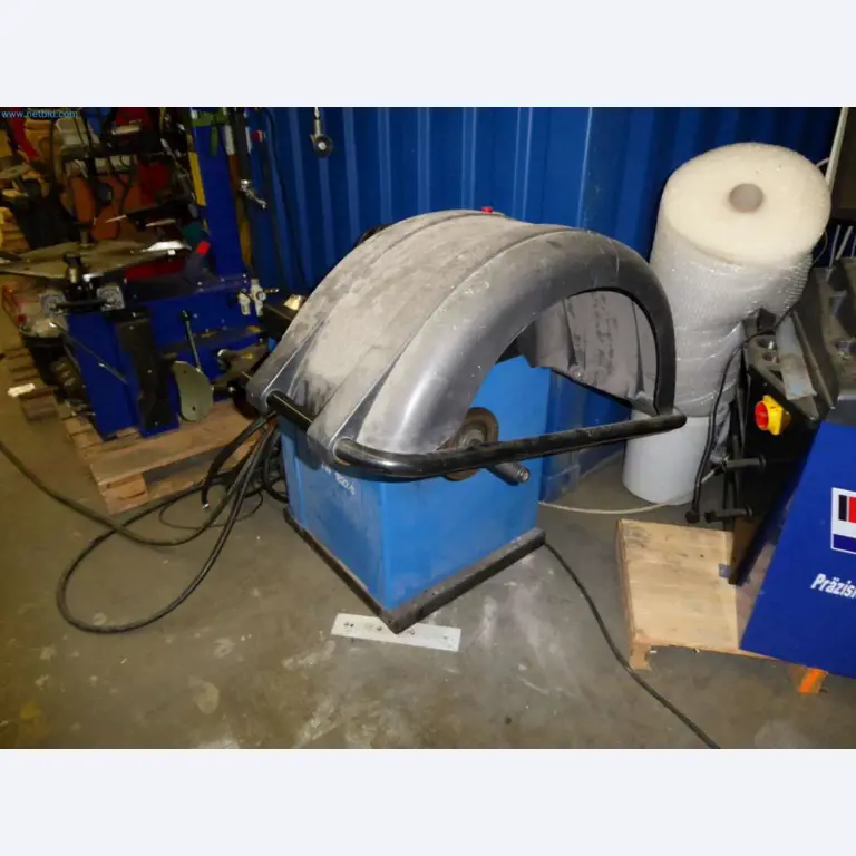 Liquidación de almacén de una empresa de servicios, vehículos, equipos de almacén-4