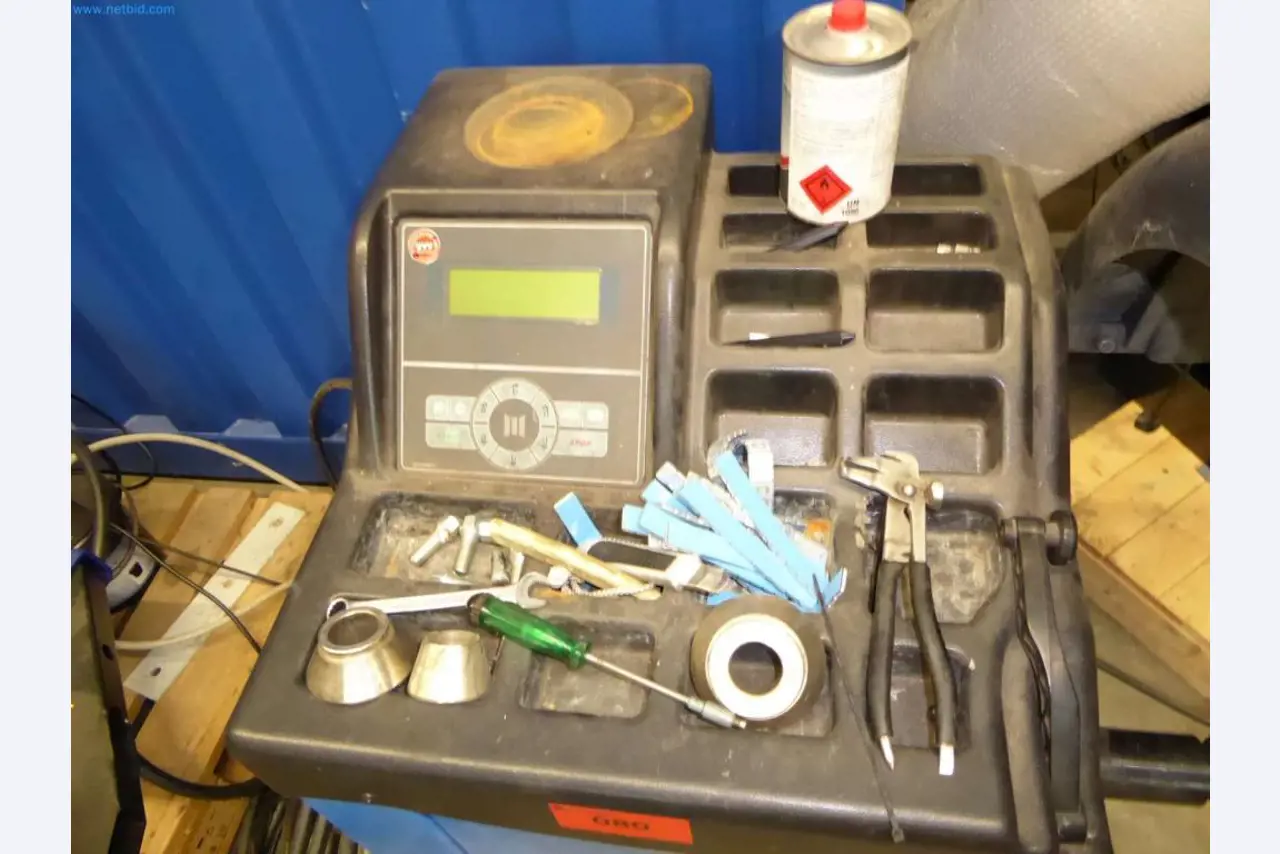 Liquidación de almacén de una empresa de servicios, vehículos, equipos de almacén-5