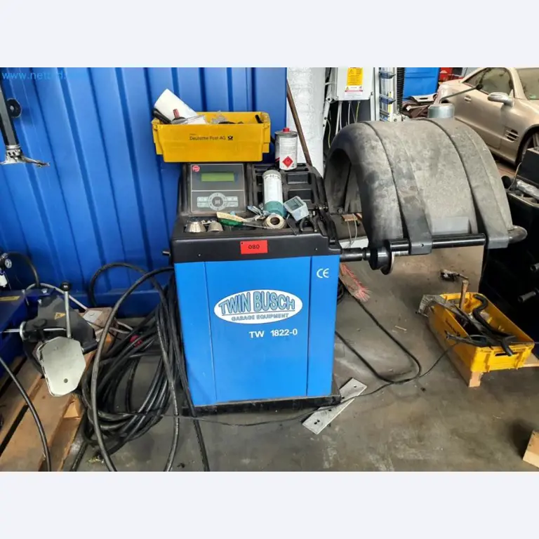 Liquidación de almacén de una empresa de servicios, vehículos, equipos de almacén-1