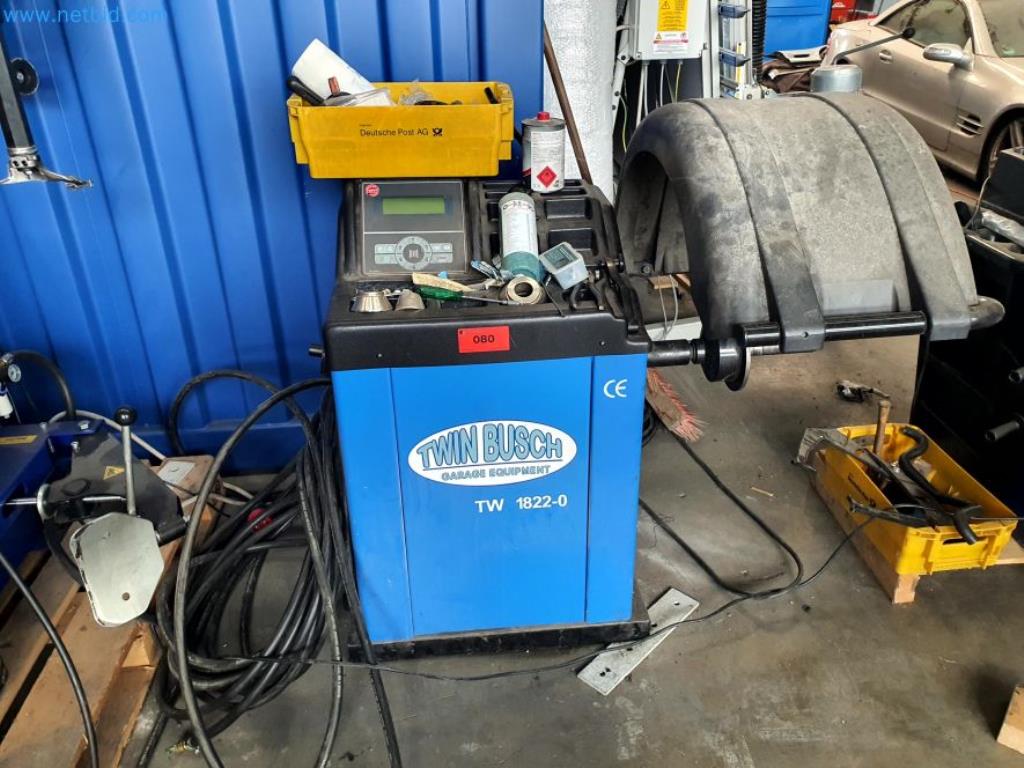 Liquidación de almacén de una empresa de servicios, vehículos, equipos de almacén-7