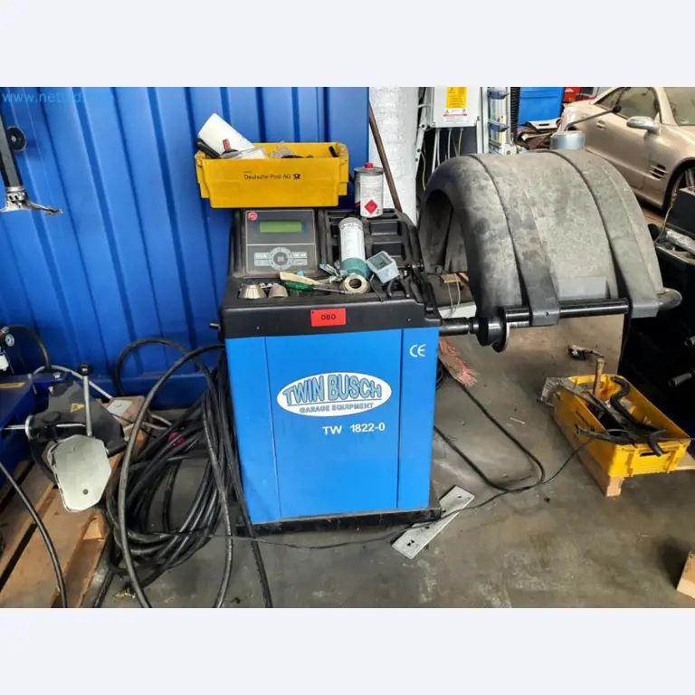 Liquidación de almacén de una empresa de servicios, vehículos, equipos de almacén-7