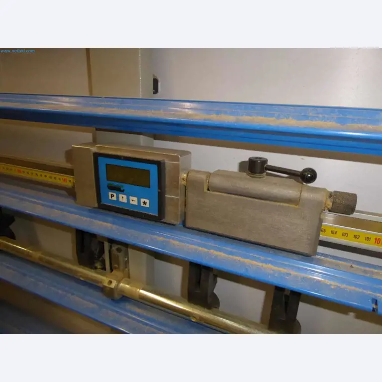 Liquidación de almacén de una empresa de servicios, vehículos, equipos de almacén-6