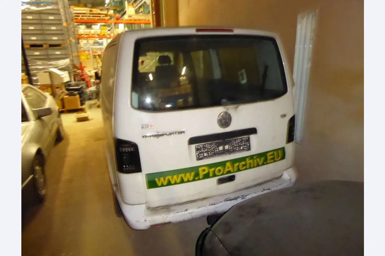 Magazijnliquidatie van een dienstverlenend bedrijf, voertuigen, magazijnuitrusting-10