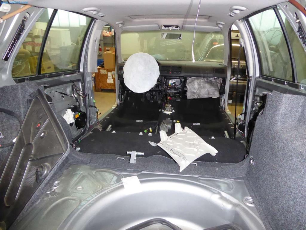 Likvidace skladu společnosti poskytující služby, vozidla, vybavení skladu-11