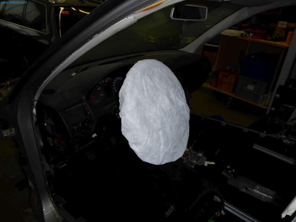 Likvidace skladu společnosti poskytující služby, vozidla, vybavení skladu-12