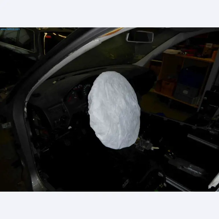 Magazijnliquidatie van een dienstverlenend bedrijf, voertuigen, magazijnuitrusting-12