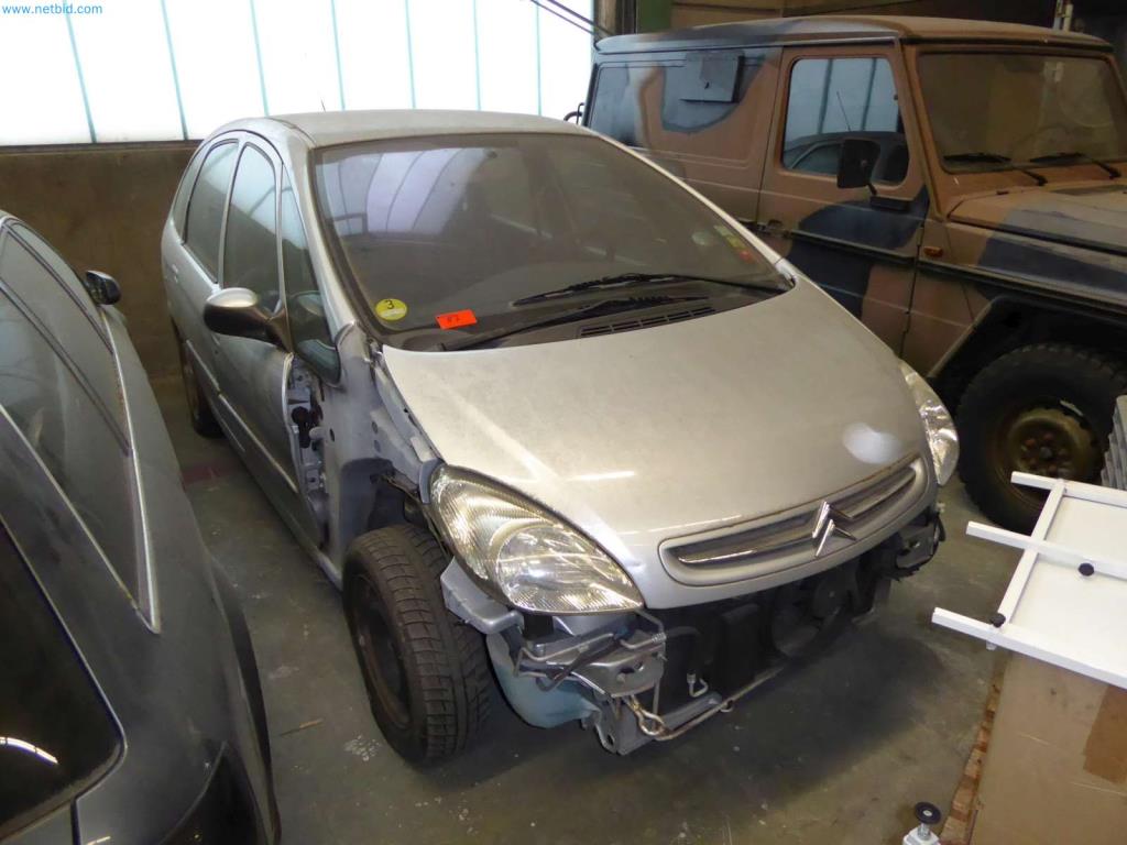 Likvidace skladu společnosti poskytující služby, vozidla, vybavení skladu-14