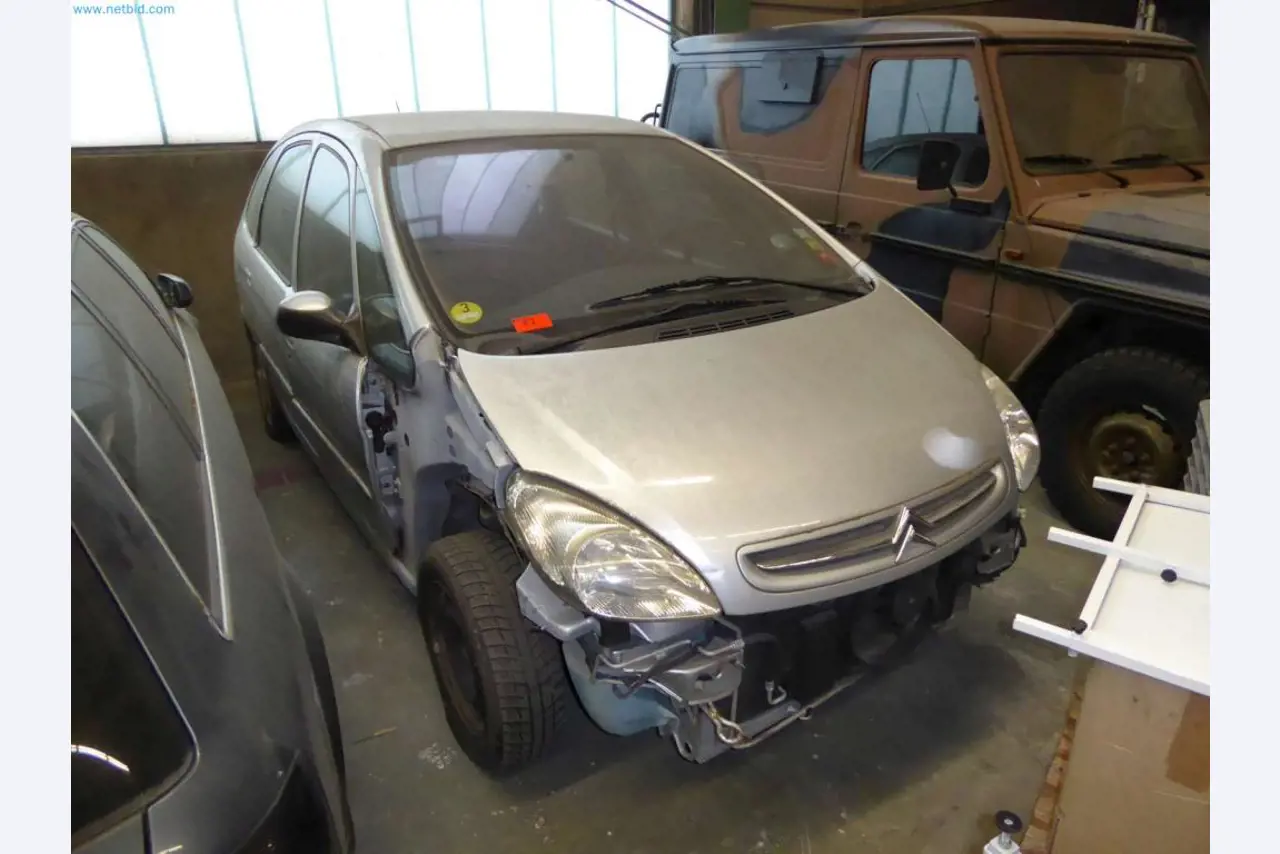 Magazijnliquidatie van een dienstverlenend bedrijf, voertuigen, magazijnuitrusting-14