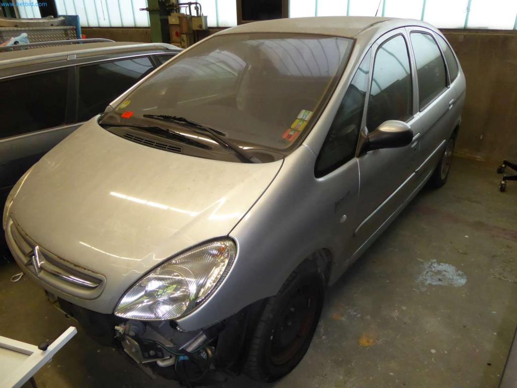 Likvidace skladu společnosti poskytující služby, vozidla, vybavení skladu-16