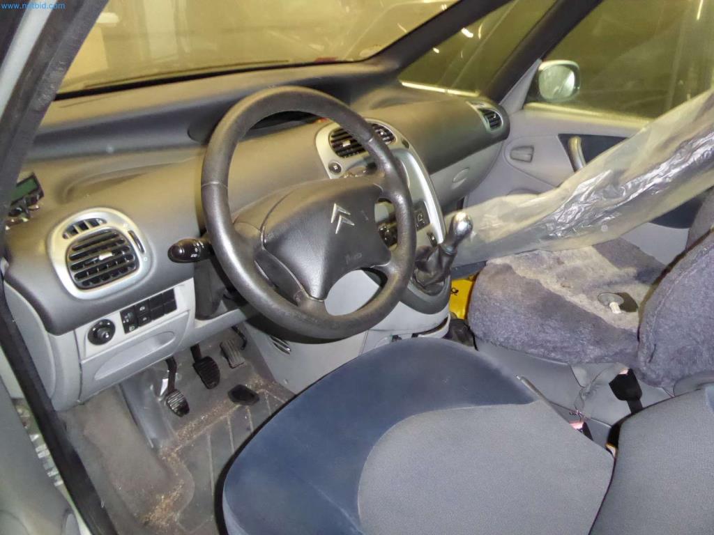 Likvidace skladu společnosti poskytující služby, vozidla, vybavení skladu-17