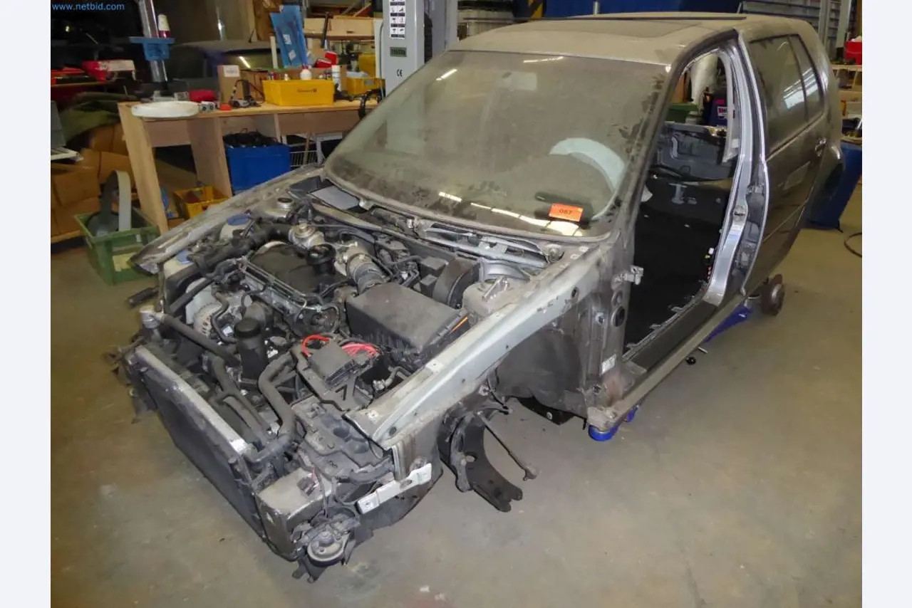 Magazijnliquidatie van een dienstverlenend bedrijf, voertuigen, magazijnuitrusting-1