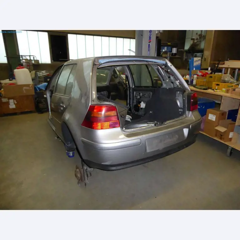 Magazijnliquidatie van een dienstverlenend bedrijf, voertuigen, magazijnuitrusting-2