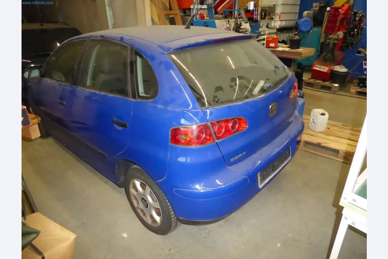 Magazijnliquidatie van een dienstverlenend bedrijf, voertuigen, magazijnuitrusting-4