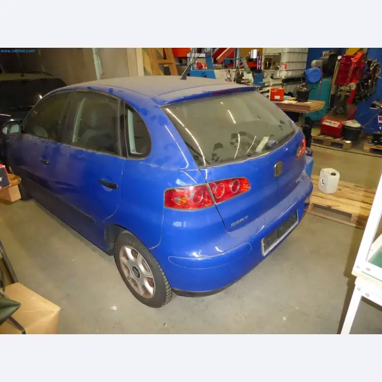 Magazijnliquidatie van een dienstverlenend bedrijf, voertuigen, magazijnuitrusting-4