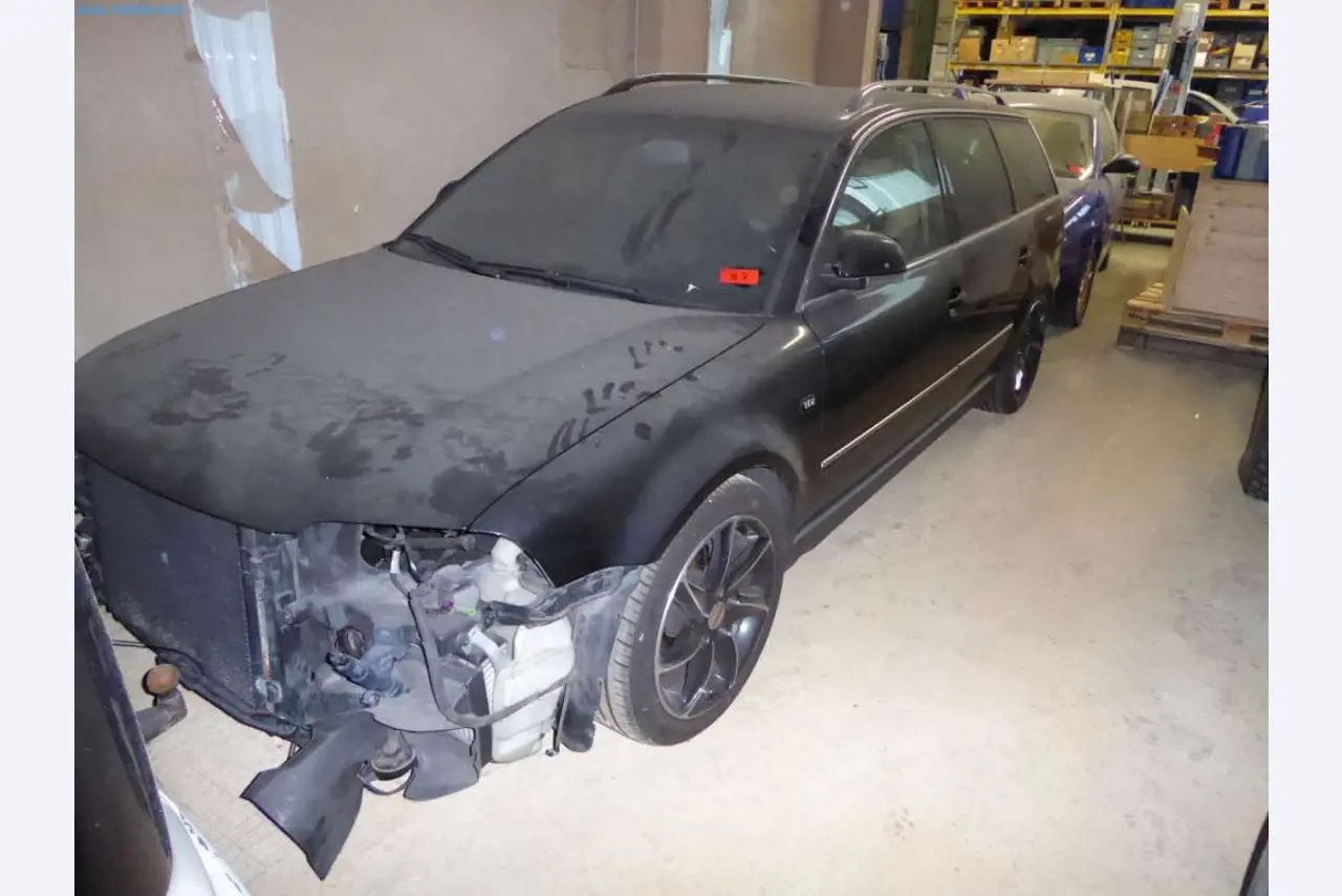 Magazijnliquidatie van een dienstverlenend bedrijf, voertuigen, magazijnuitrusting-5