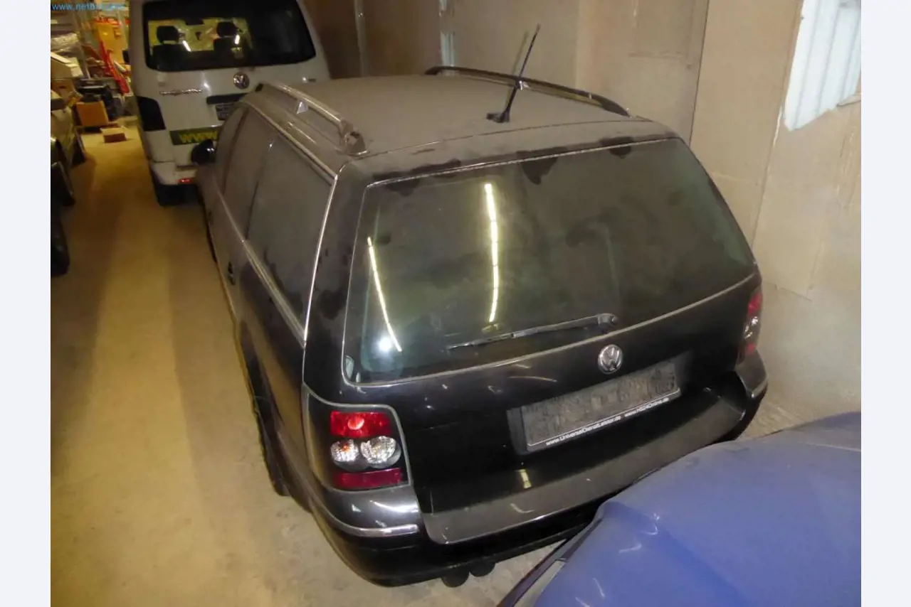 Magazijnliquidatie van een dienstverlenend bedrijf, voertuigen, magazijnuitrusting-6