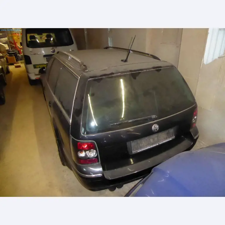 Magazijnliquidatie van een dienstverlenend bedrijf, voertuigen, magazijnuitrusting-6