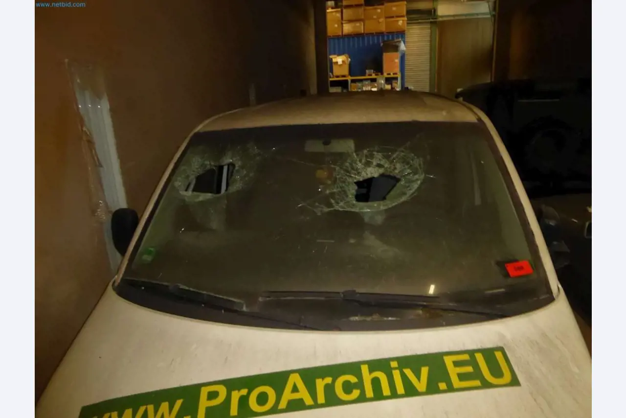 Magazijnliquidatie van een dienstverlenend bedrijf, voertuigen, magazijnuitrusting-8